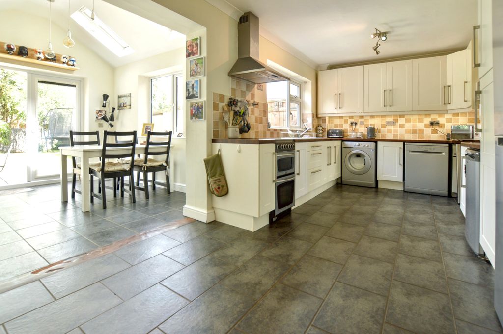 Property photo 2 of 27 15 Chestnut 30th June 26 (17)