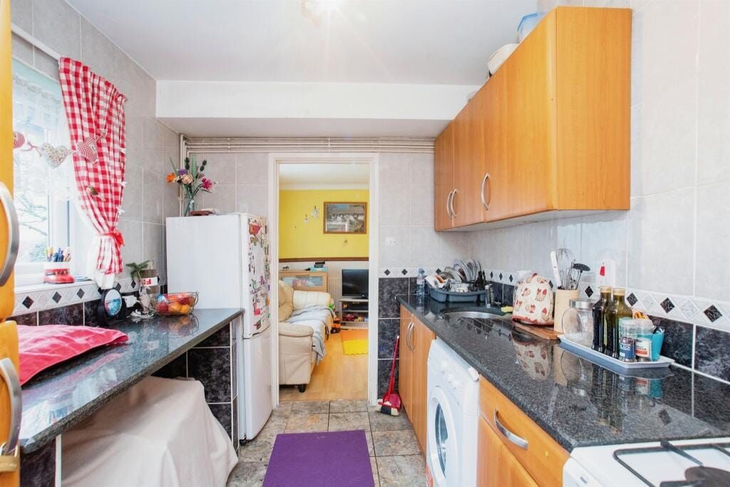 Property photo 3 of 11