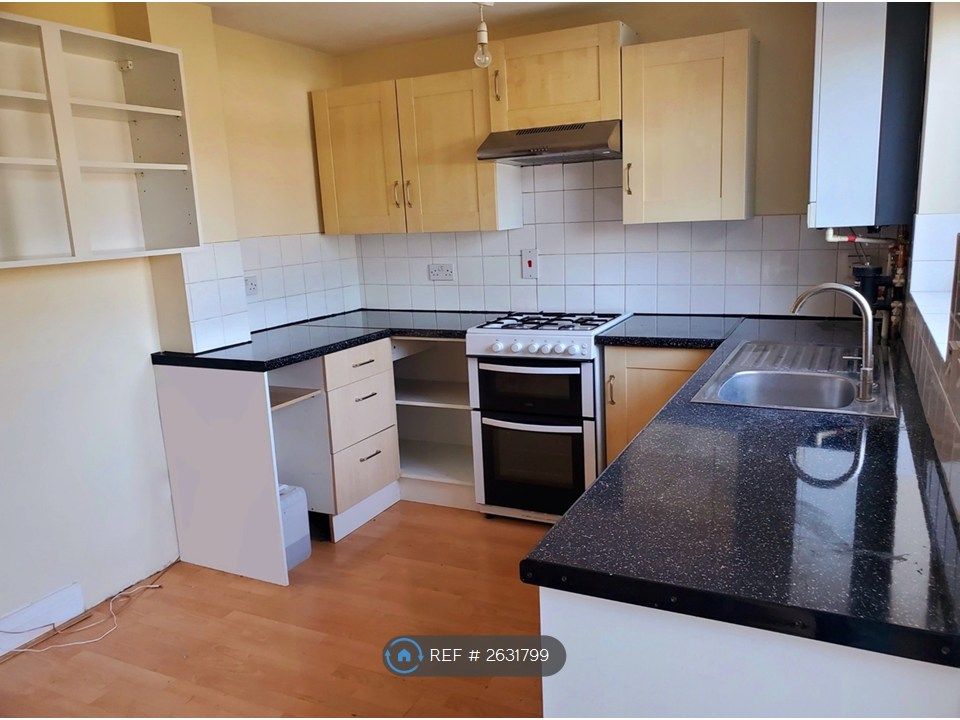 Property photo 3 of 15 Kitchen