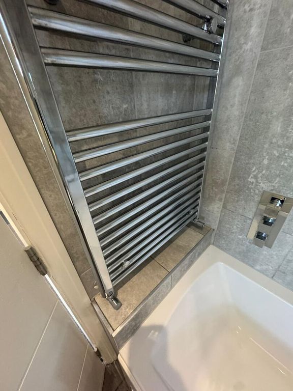 Property photo 3 of 10 Bathroom