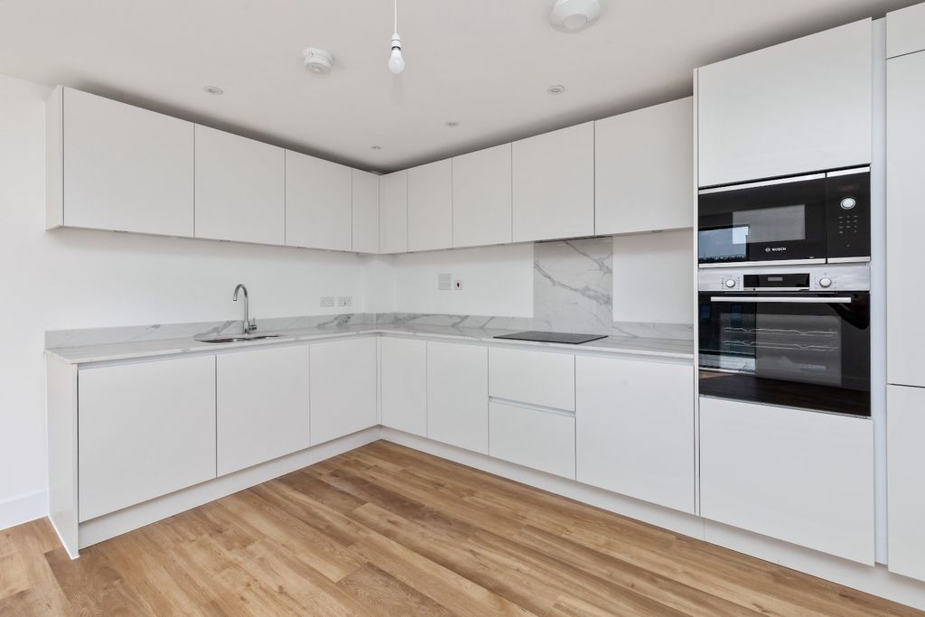 Property photo 2 of 13 4883753