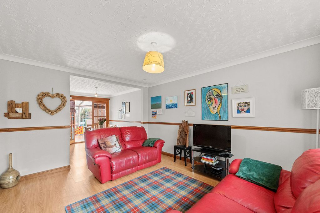 Property photo 3 of 25