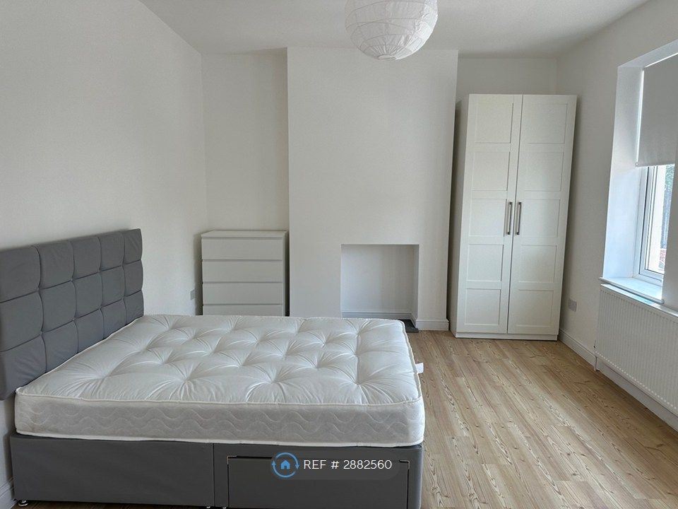 Property photo 1 of 29 Bedroom 1