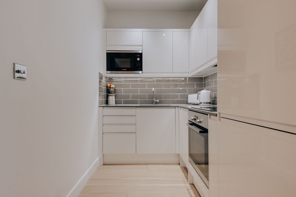Property photo 3 of 8 Kitchen