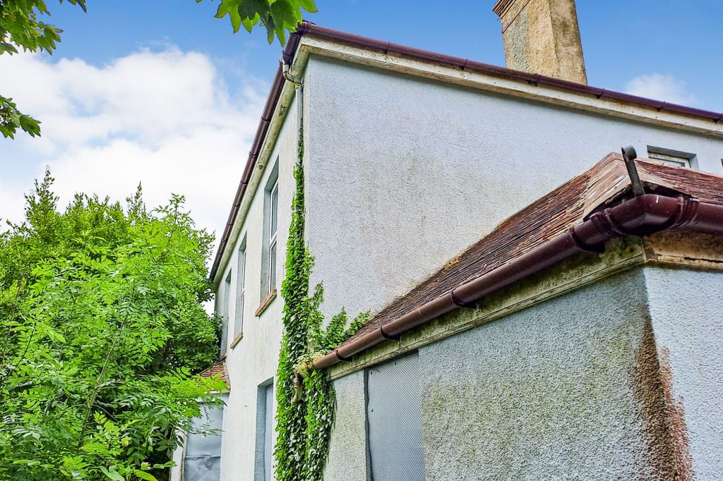 Property photo 3 of 6 The Gables, 14 Church Hill, Helston, Cornwall Tr13 8Nw