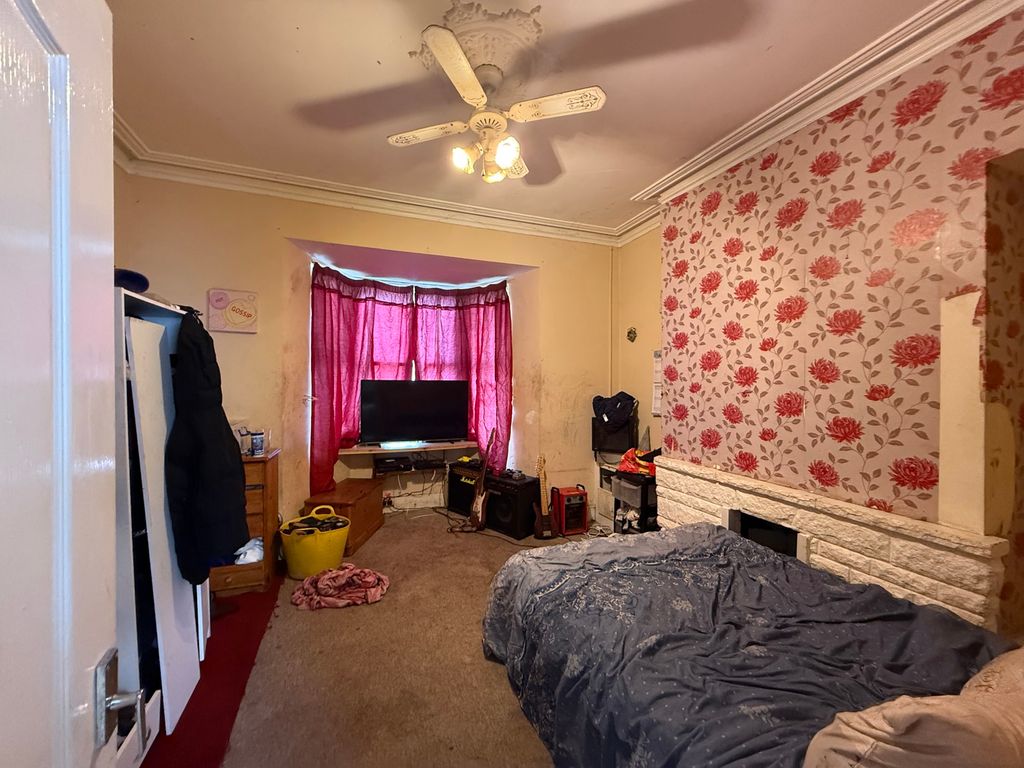 Property photo 3 of 14 Photograph