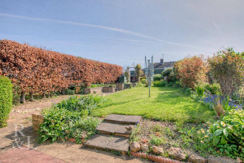 Property photo 2 of 16 932544c2-81d4-43Db-A27A-F97916B60F5F.Png