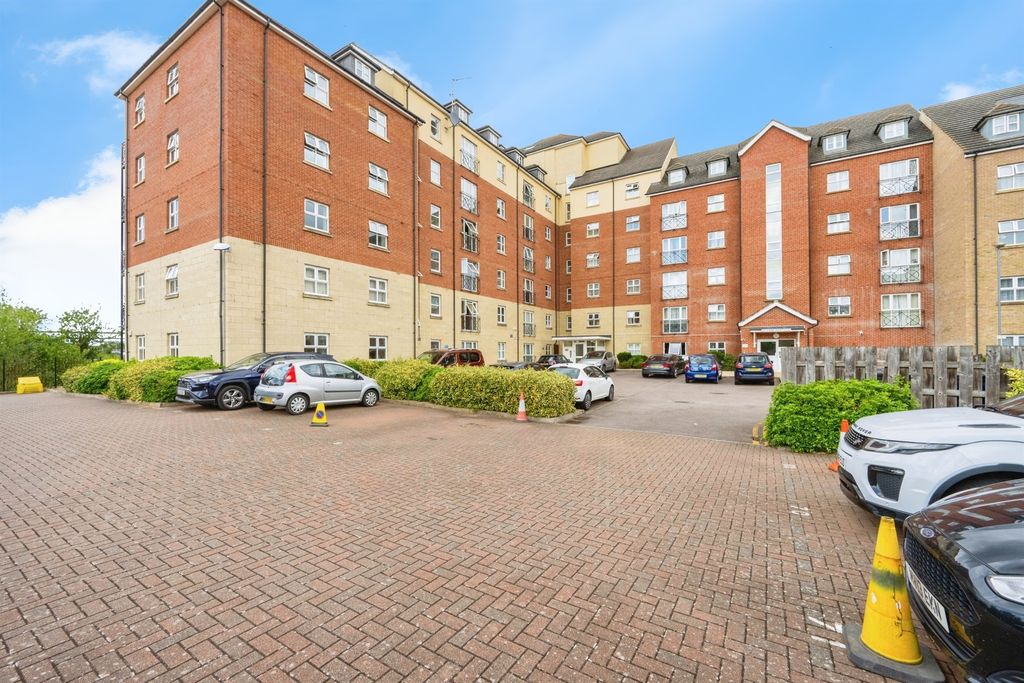 Additional image 17 of 4 bed penthouse for salePalgrave Road, Bedford MK42