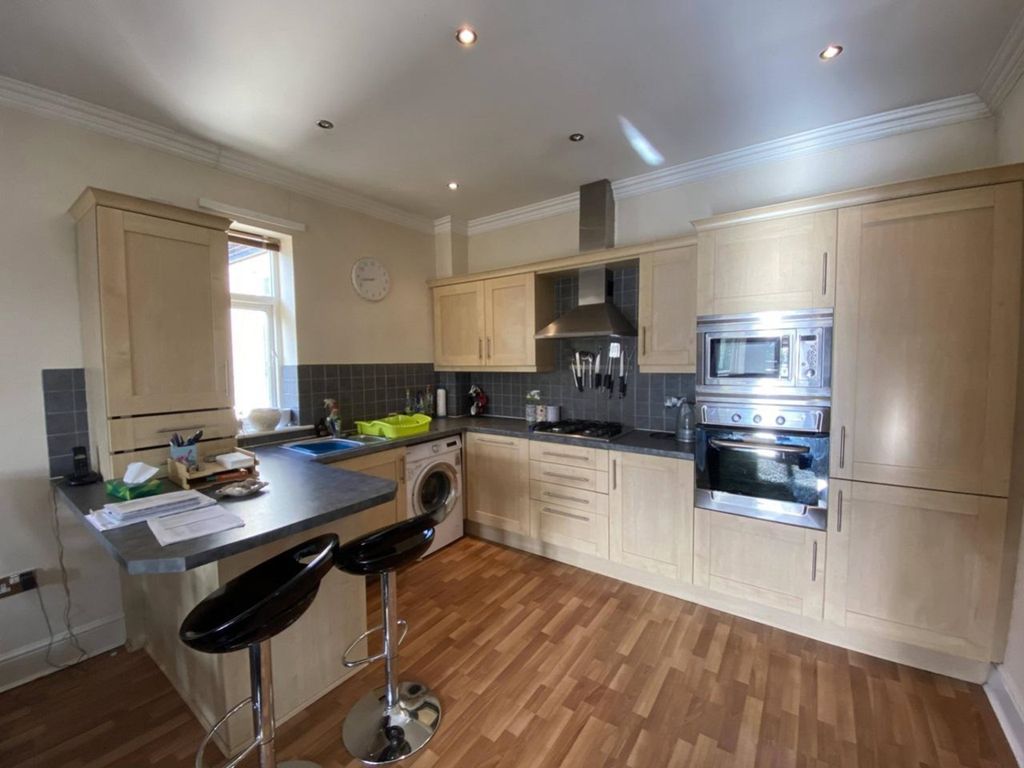 Property photo 3 of 13 Kitchen