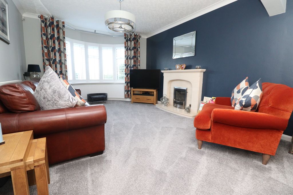 Property photo 3 of 19 Img_4565
