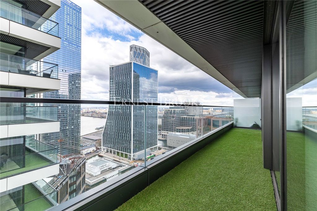 Property photo 3 of 24 Picture 3