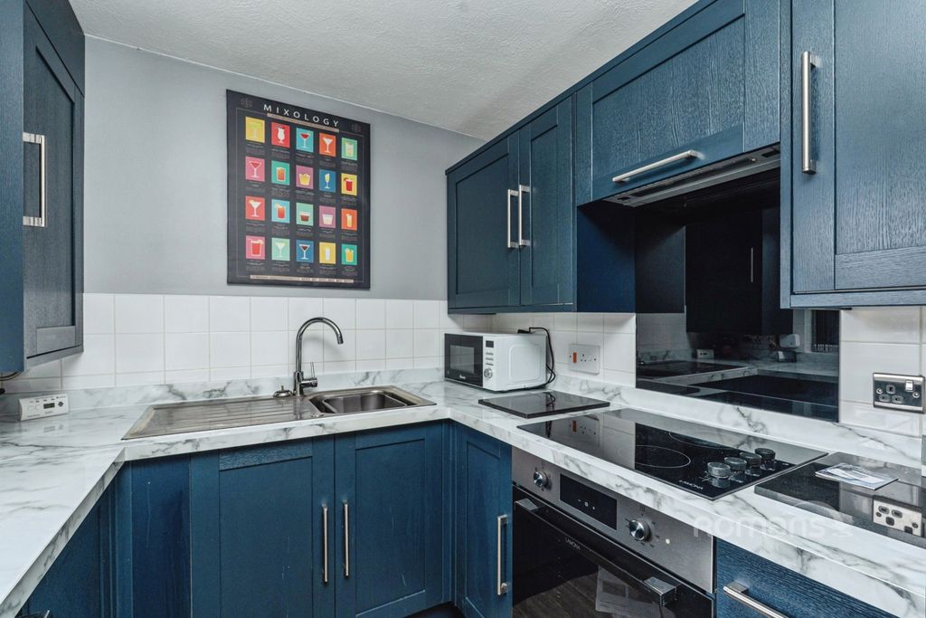 Property photo 3 of 13 Pbox-Img.Jpg