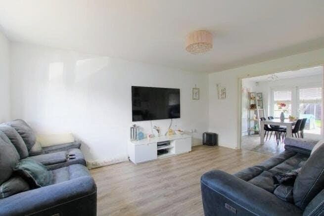 Property photo 3 of 9