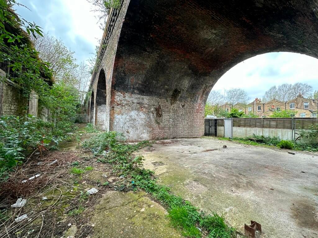 Property photo 1 of 2