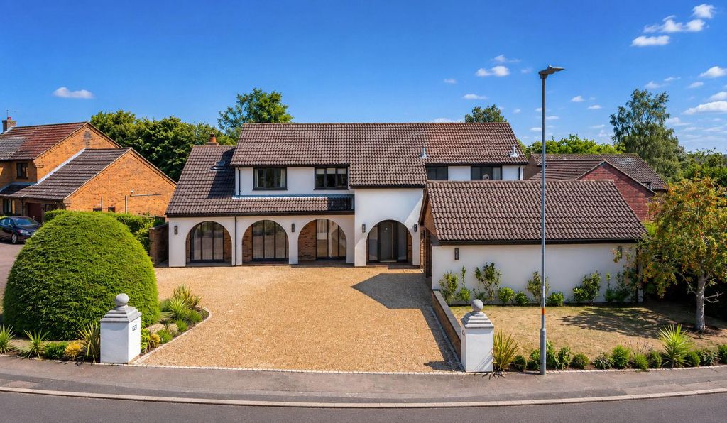 Property photo 1 of 32