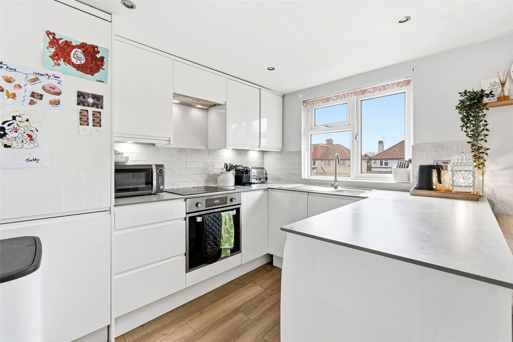 Property photo 3 of 9 Picture No. 06