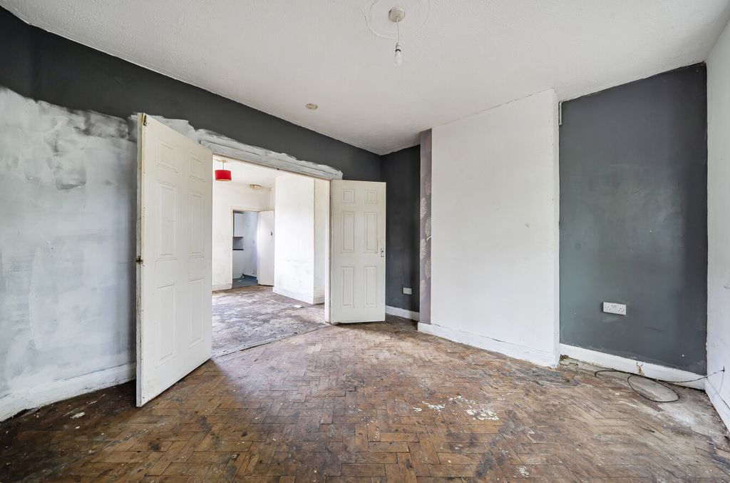 Property photo 3 of 16 1472490-7-6A27F3d...