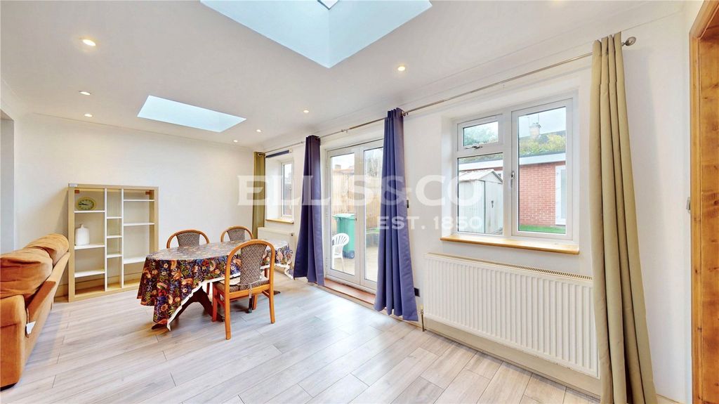 Property photo 3 of 28 Picture No. 18