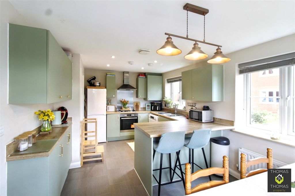 Property photo 2 of 19