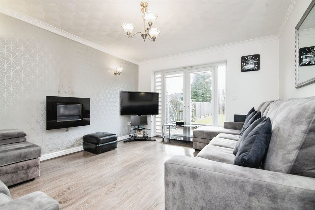 Property photo 3 of 31