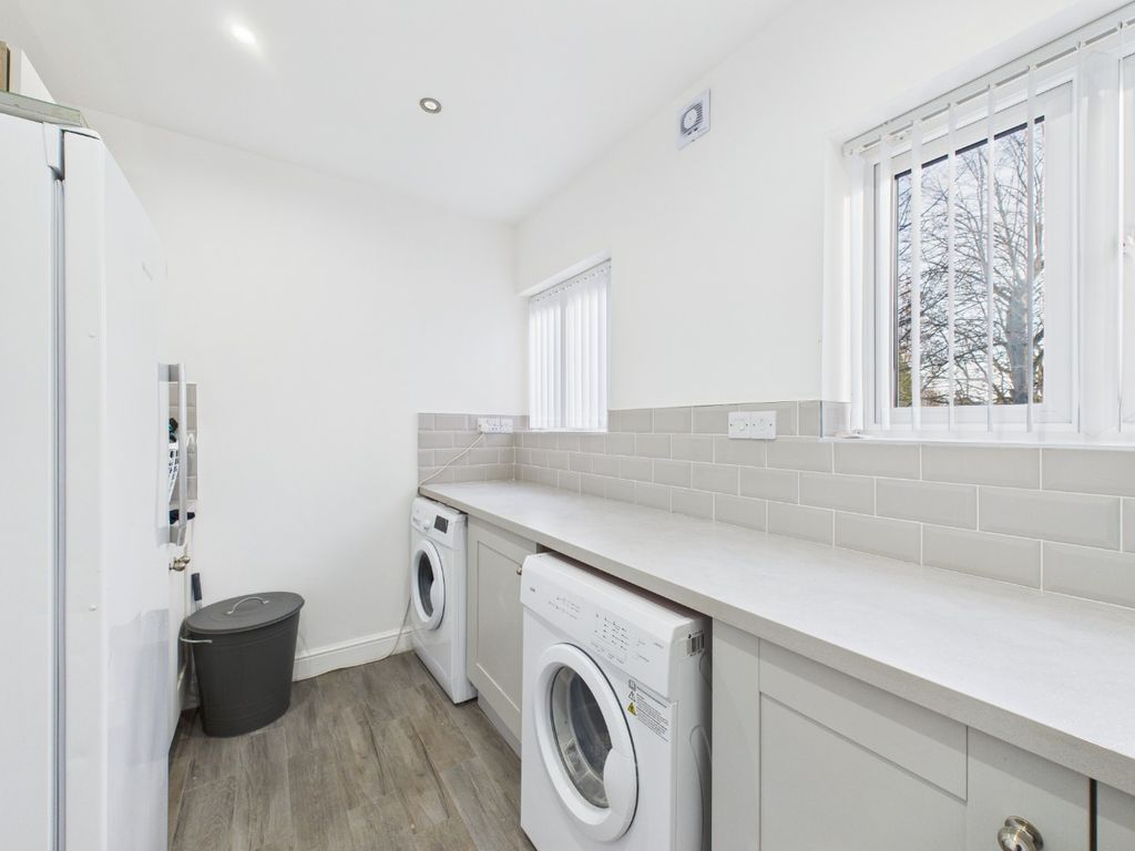 Additional image 6 of 2 bed flat for salePrinces Avenue, Hull HU5