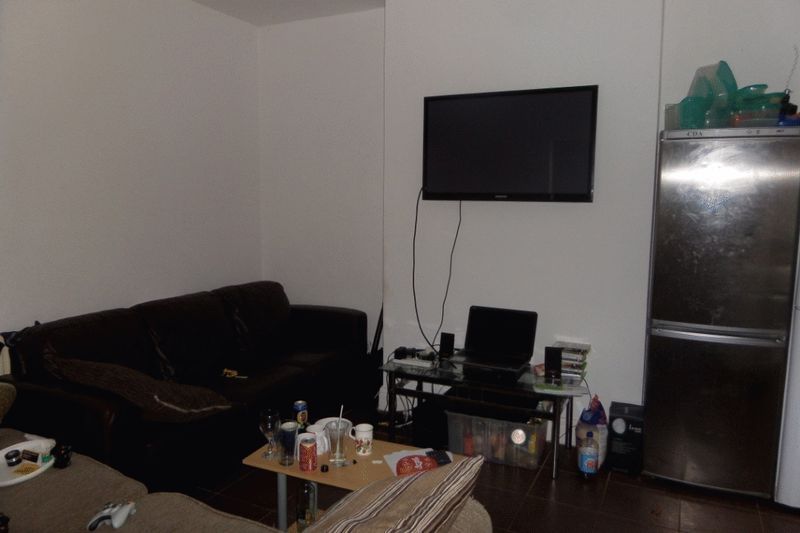 Property photo 2 of 9 Photo 3