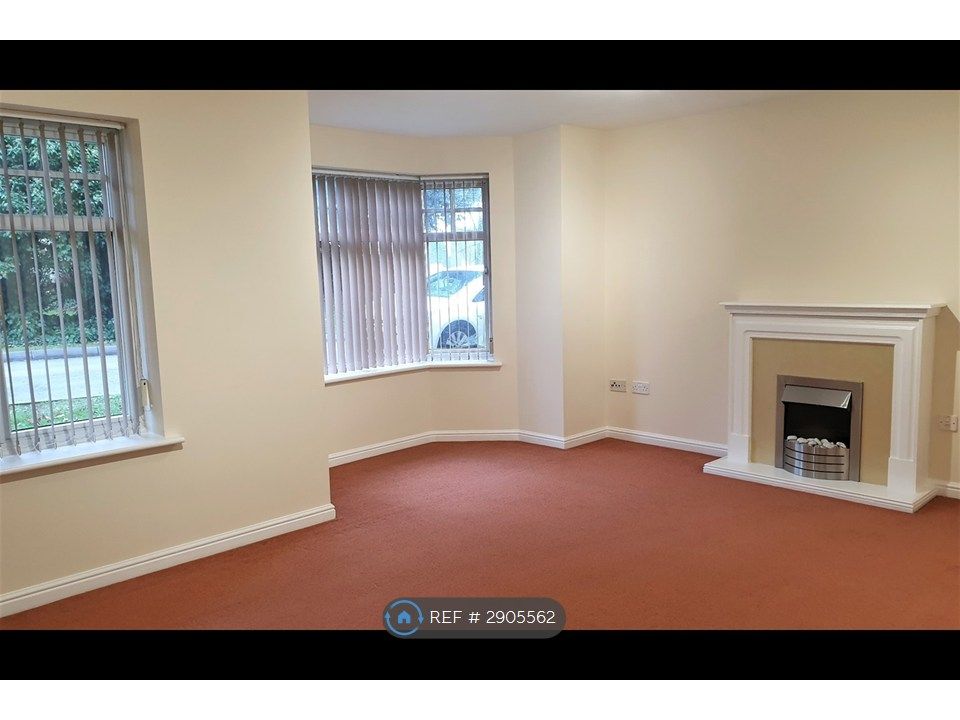 Property photo 2 of 22 Living Room