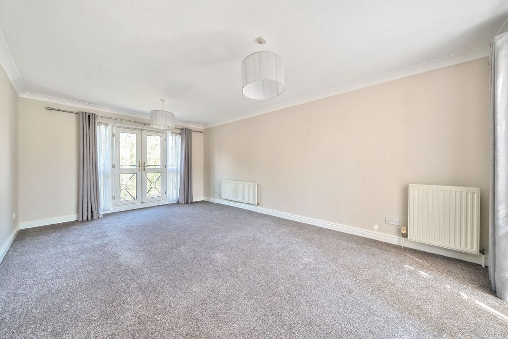 Property photo 2 of 12 12-1340825-12-689...