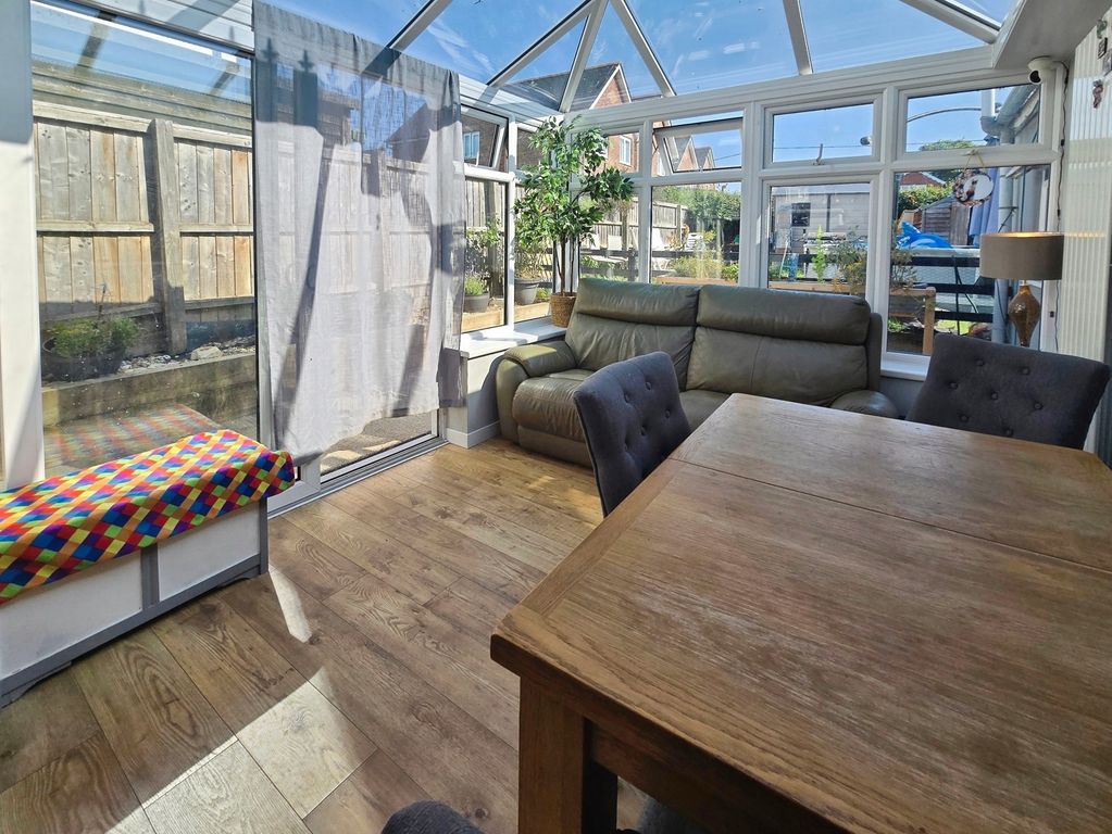 Property photo 2 of 13 Conservatory