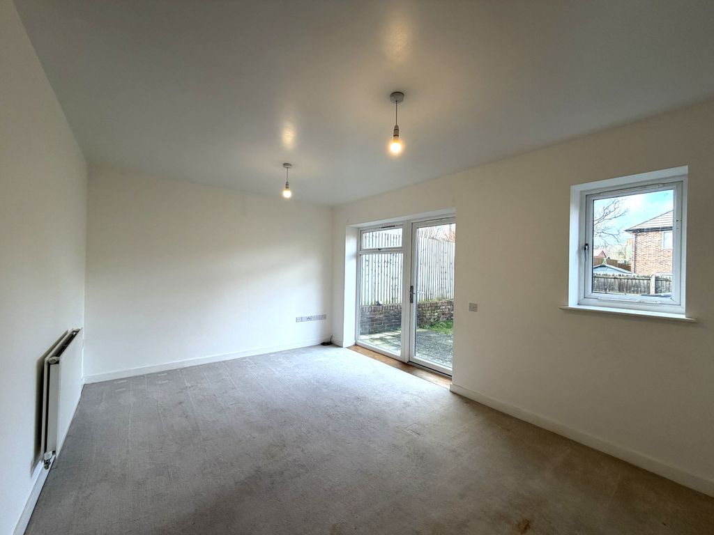 Property photo 3 of 16 5