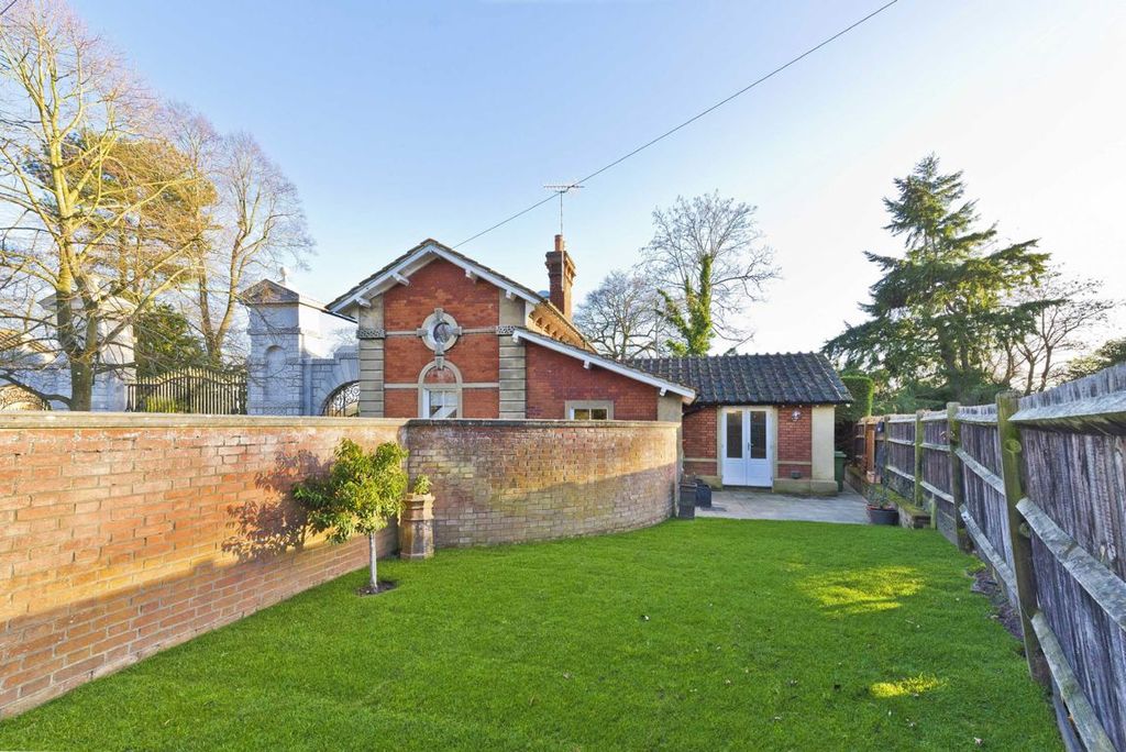 Property photo 2 of 7