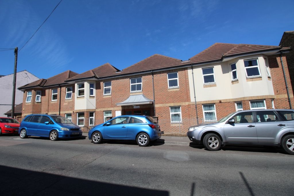 Property photo 2 of 7 Description