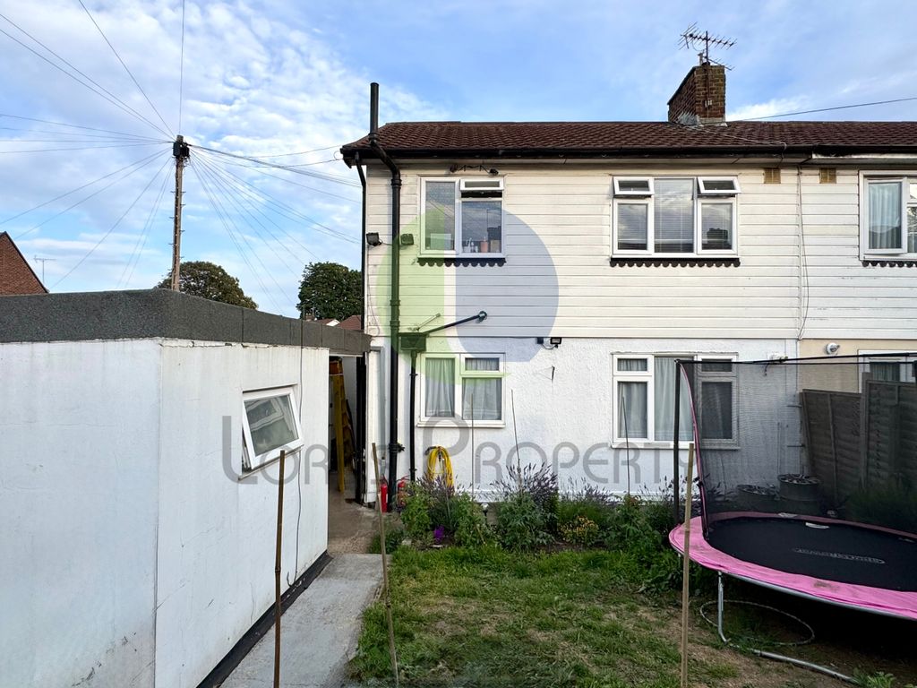 Property photo 3 of 23