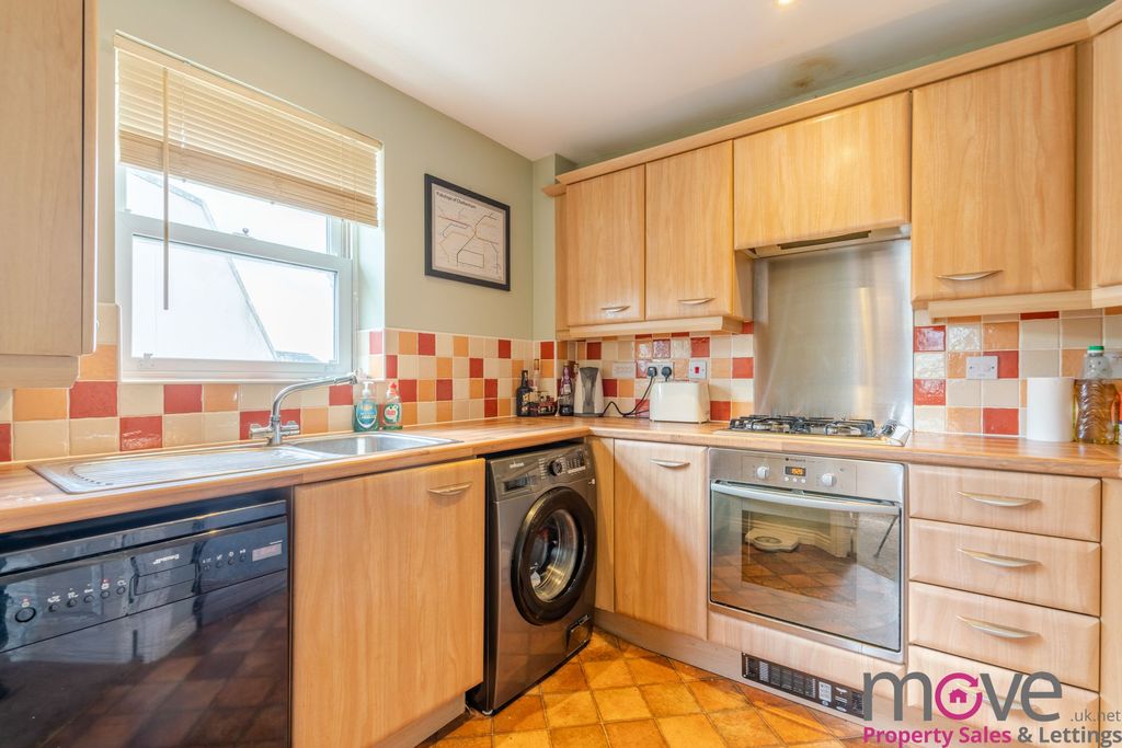 Property photo 3 of 9 Photo 5