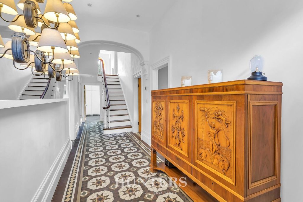 Property photo 2 of 44 Hallway