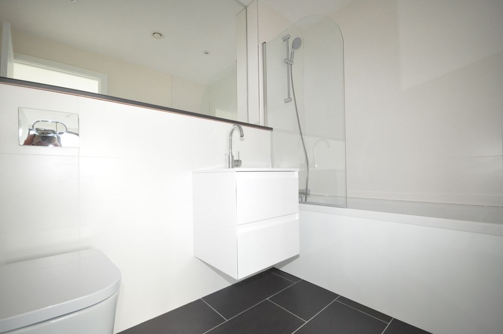 Property photo 3 of 10 222