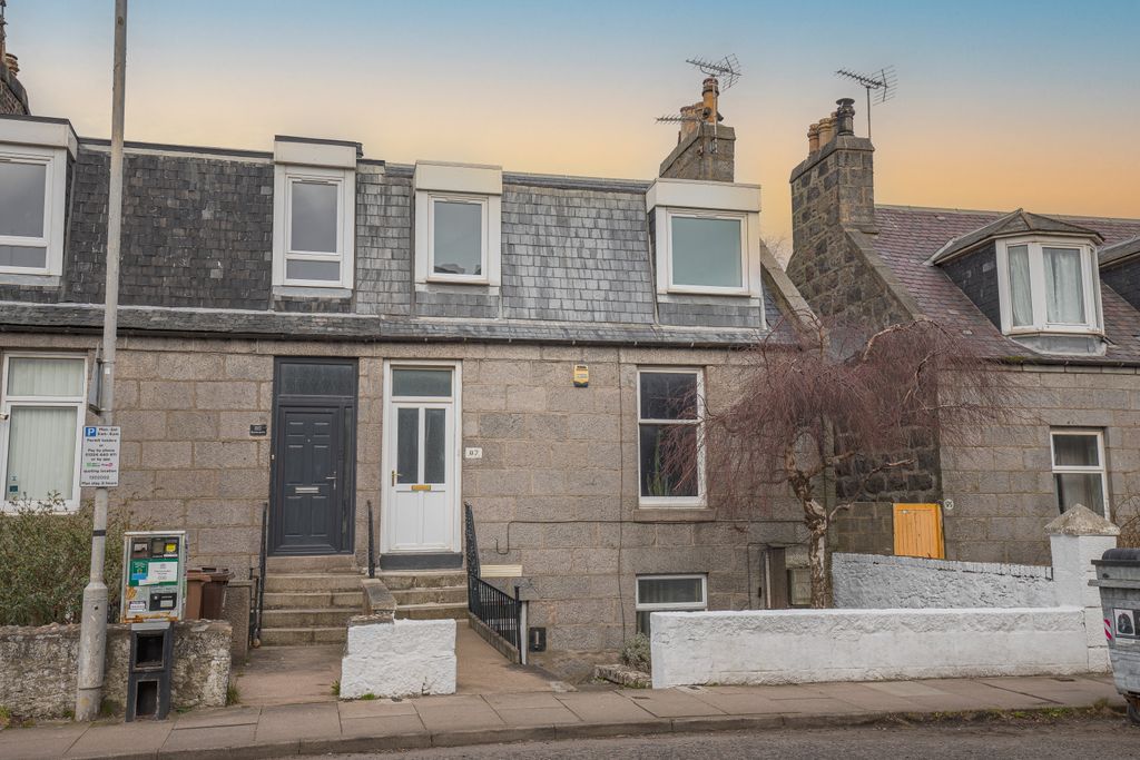 Property photo 1 of 19 Exteriornew