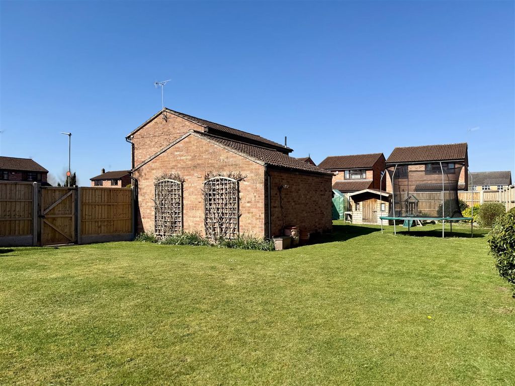 Property photo 2 of 23