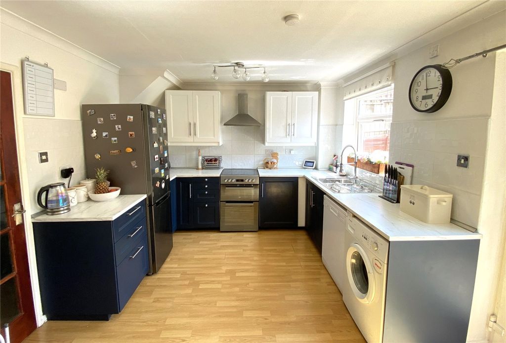 Property photo 3 of 14 Picture No. 15