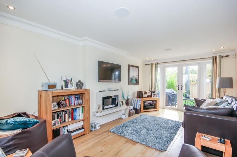 Property photo 2 of 15 Lounge