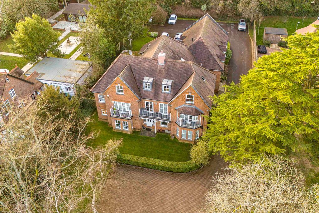 Property photo 1 of 9