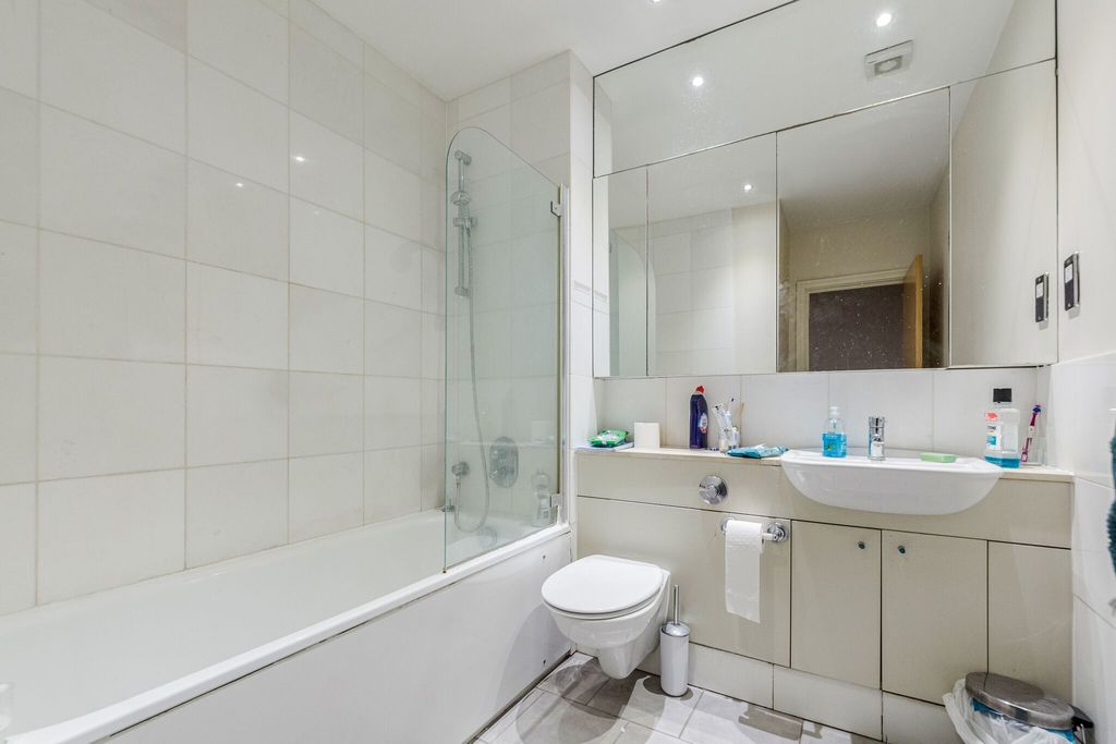 Property photo 2 of 37