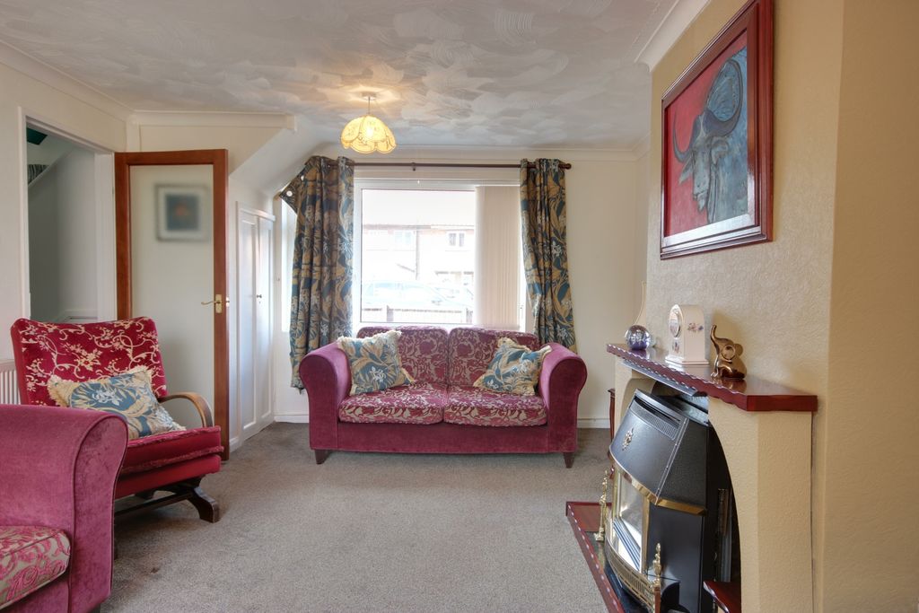 Property photo 3 of 17 1 Lounge B