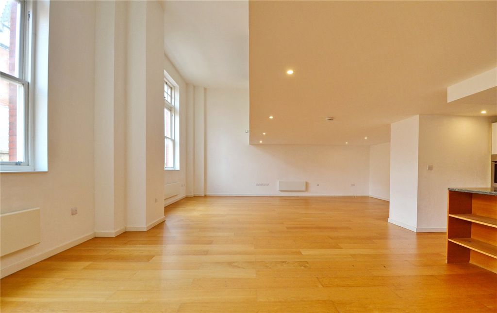 Property photo 1 of 11 Picture No. 18
