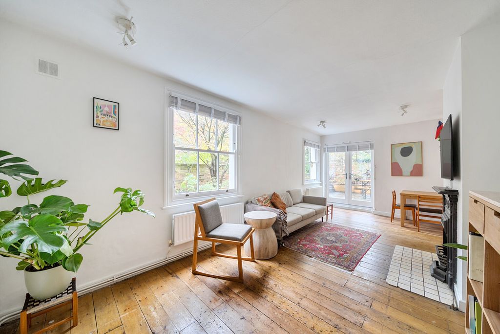 Property photo 3 of 20 Reception