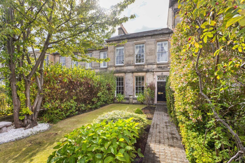 Property photo 2 of 60