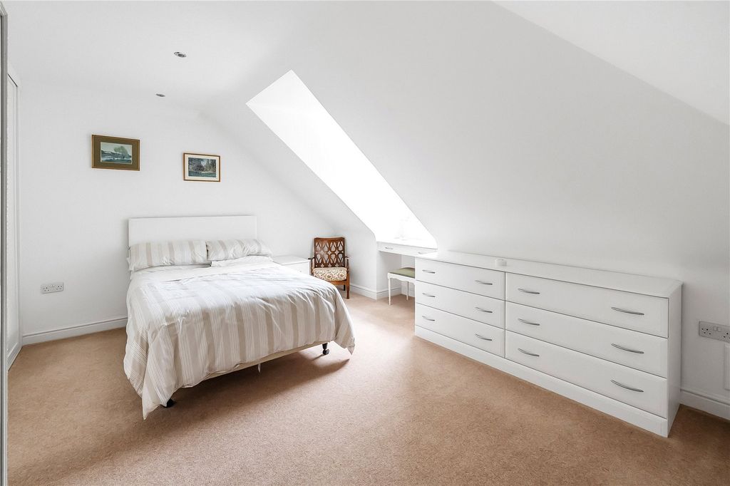 Additional image 9 of 3 bed flat for saleWest Hill, Oxted, Surrey RH8