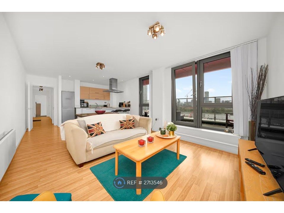 Property photo 1 of 22 Living Room