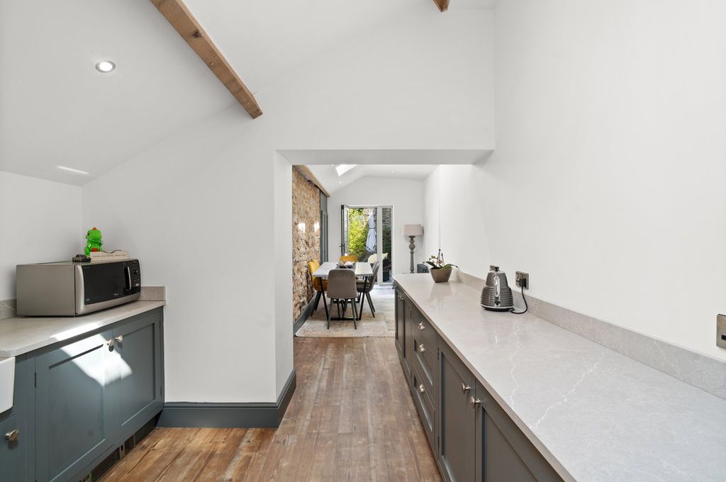 Property photo 2 of 49