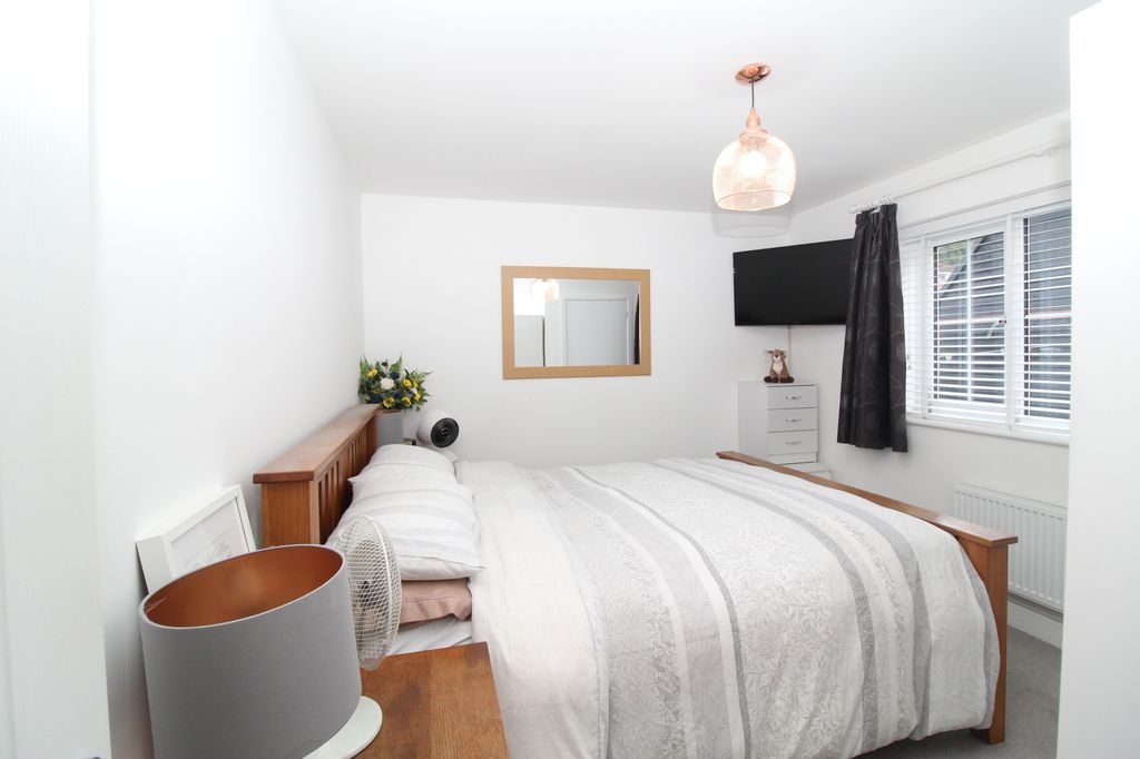 Property photo 2 of 5